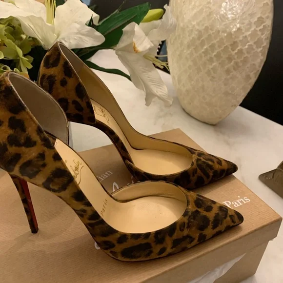 Christian Louboutin - Picture 3 of 8